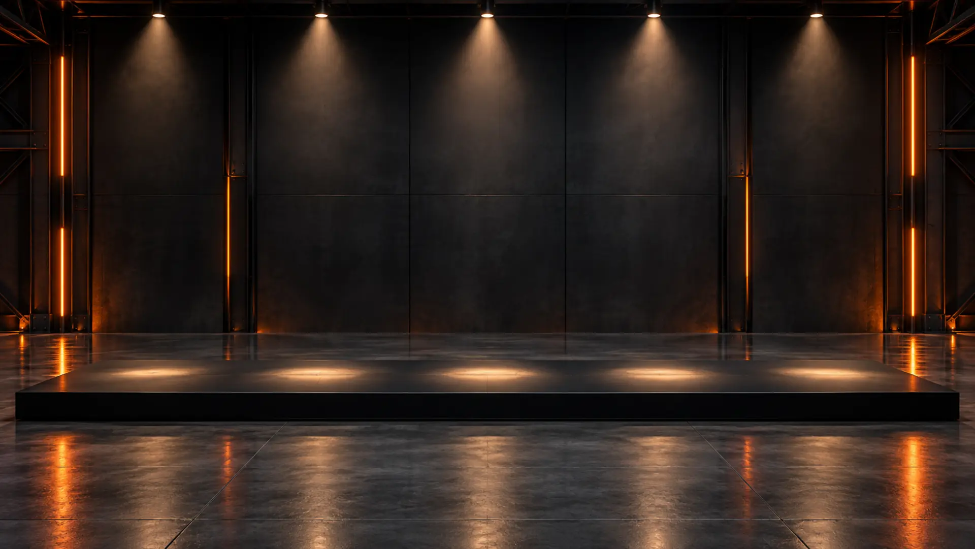 Showroom industrial com cinco focos de luz sobre a plataforma